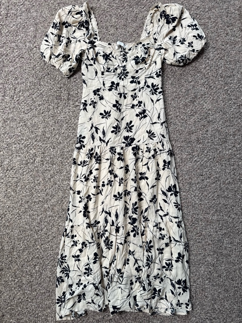 ASTR the Label Cream and Black Sweetheart Midi Dress